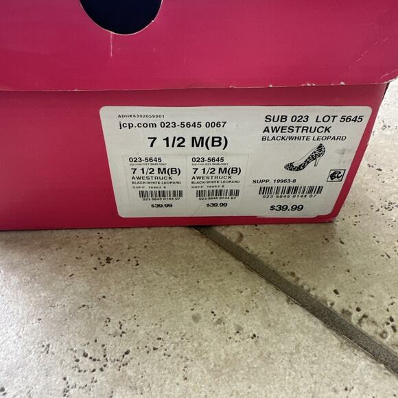 Cosmopolitan Women's Awestruck Black/White Leopard Size 7 1/2 - Picture 2 of 9